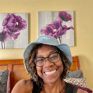 Meet your Posher, Val